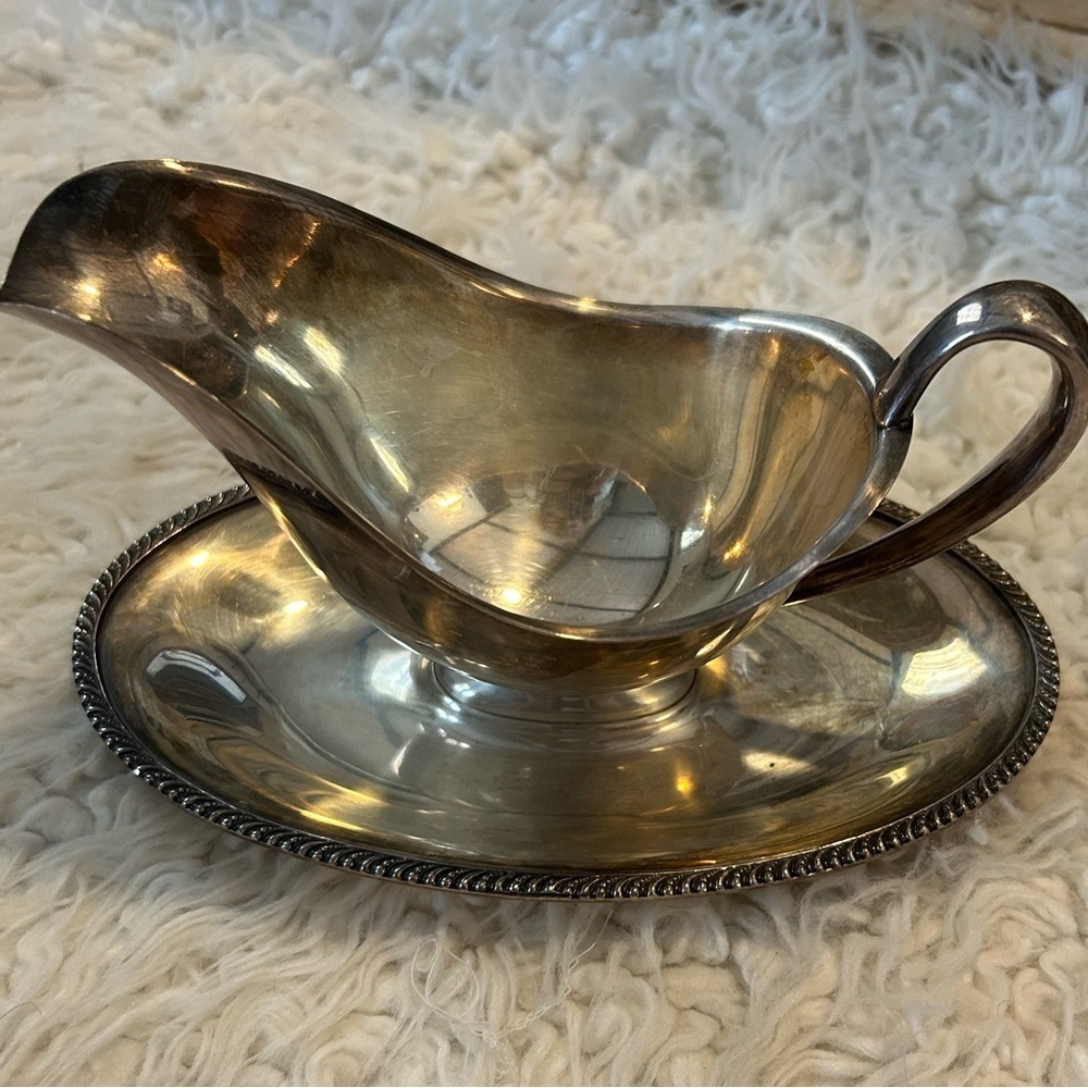 Vintage AvonW Rogers Silver plate Gravy Sauce 3613 farmhouse decor